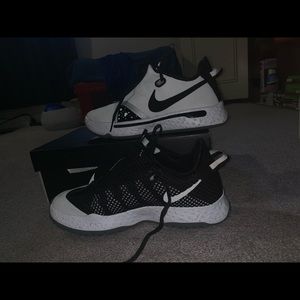 Nike Men's PG 4 Basketball Shoes